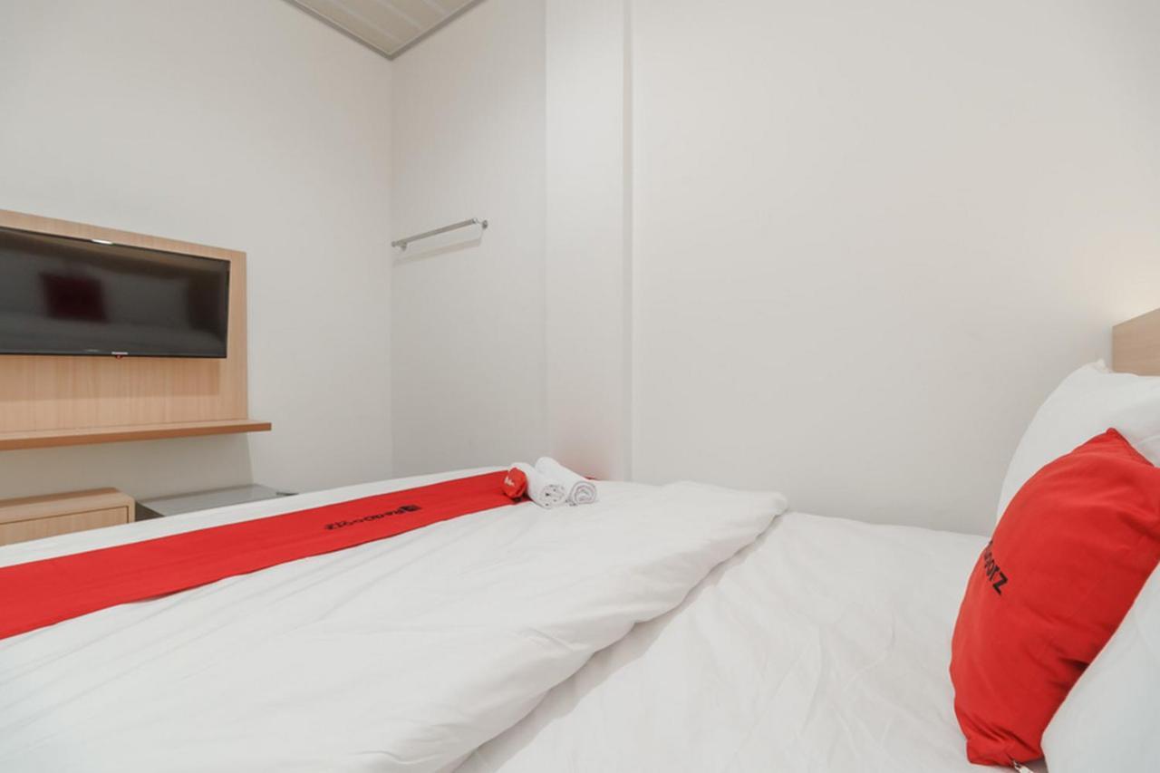 Guest house Reddoorz Near Rs Rk Charitas 2